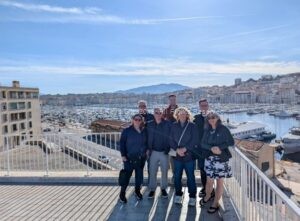 Picture of a group of friends enjoying Marseille
